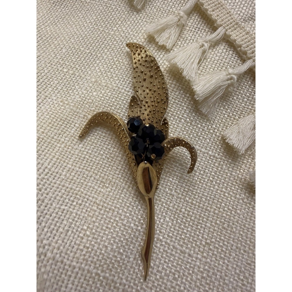 Vintage PARCO Signed Gold Tone Flower Brooch Pin Textured Leaf Black Crystal